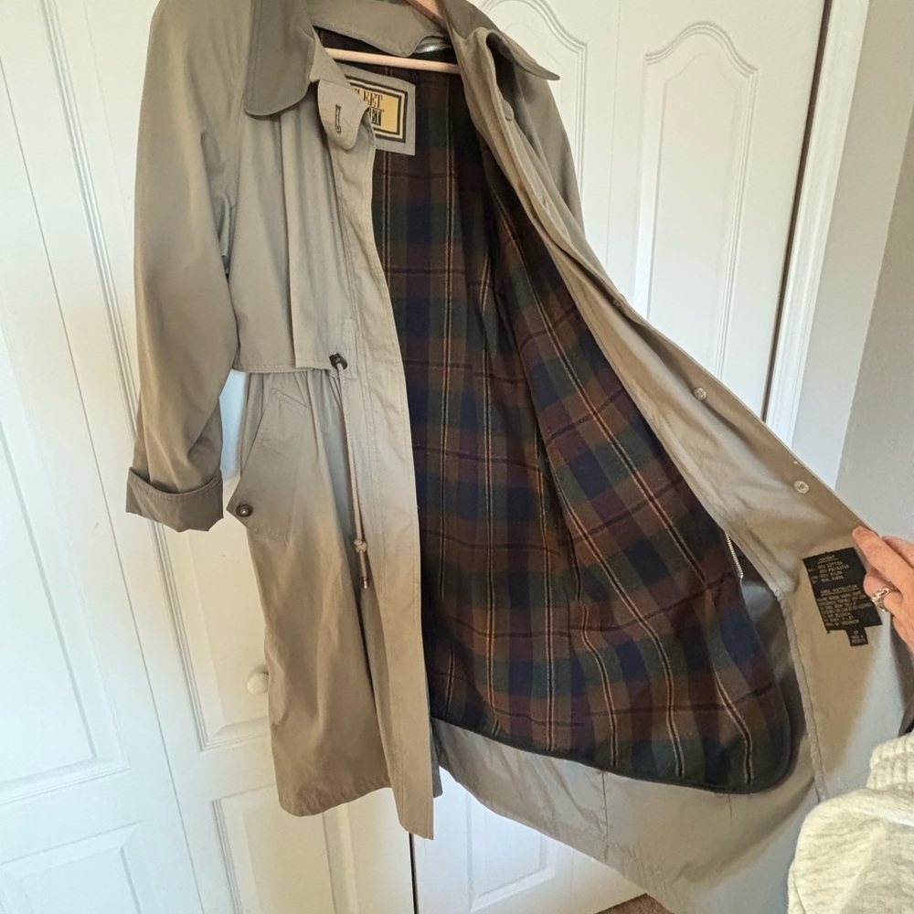 Vintage Tan Plaid Lined Trench Coat - Picture 9 of 15